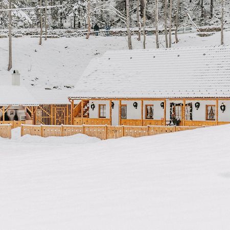 Lolo Park Resort Lacu Rosu Exteriör bild