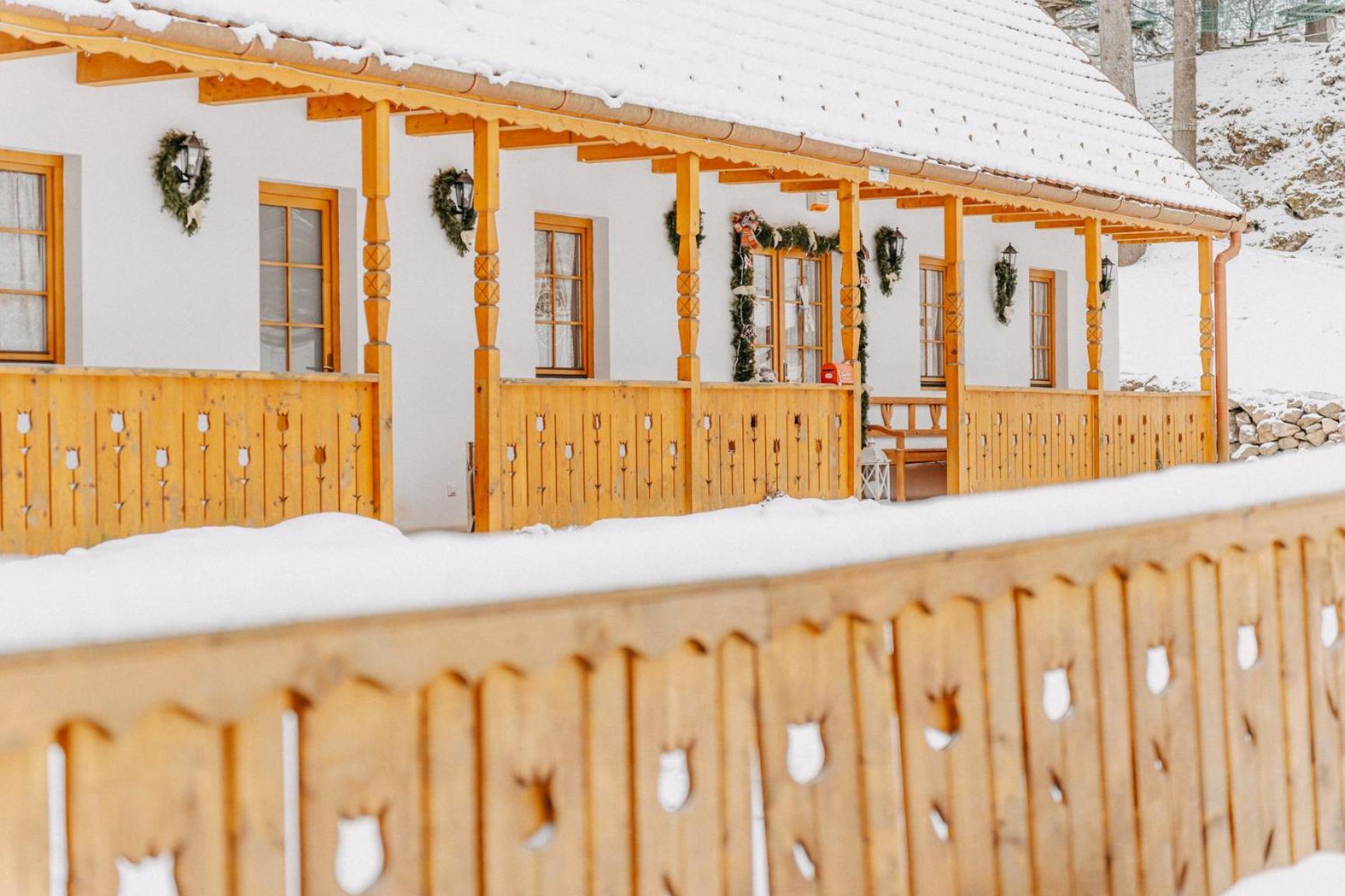 Lolo Park Resort Lacu Rosu Exteriör bild